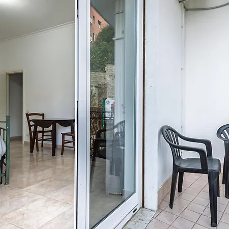 Roomors Of * Νάπολη